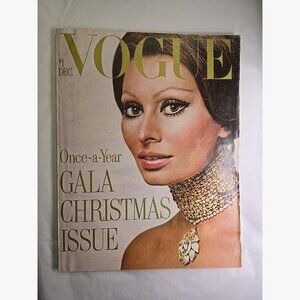 Vogue Magazine December 1970 SOPHIA LOREN GALA CHRISTMAS FASHION Vintage!